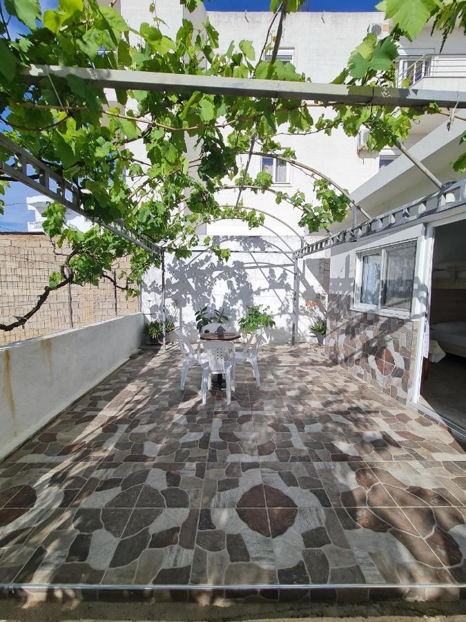 Ava'S Guesthouse Ksamil Eksteriør bilde