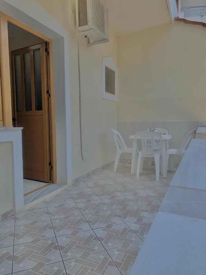 Ava'S Guesthouse Ksamil Eksteriør bilde